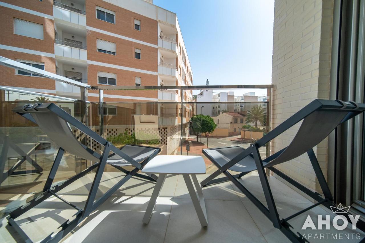 Ahoy Apartments Ел Кампело Екстериор снимка