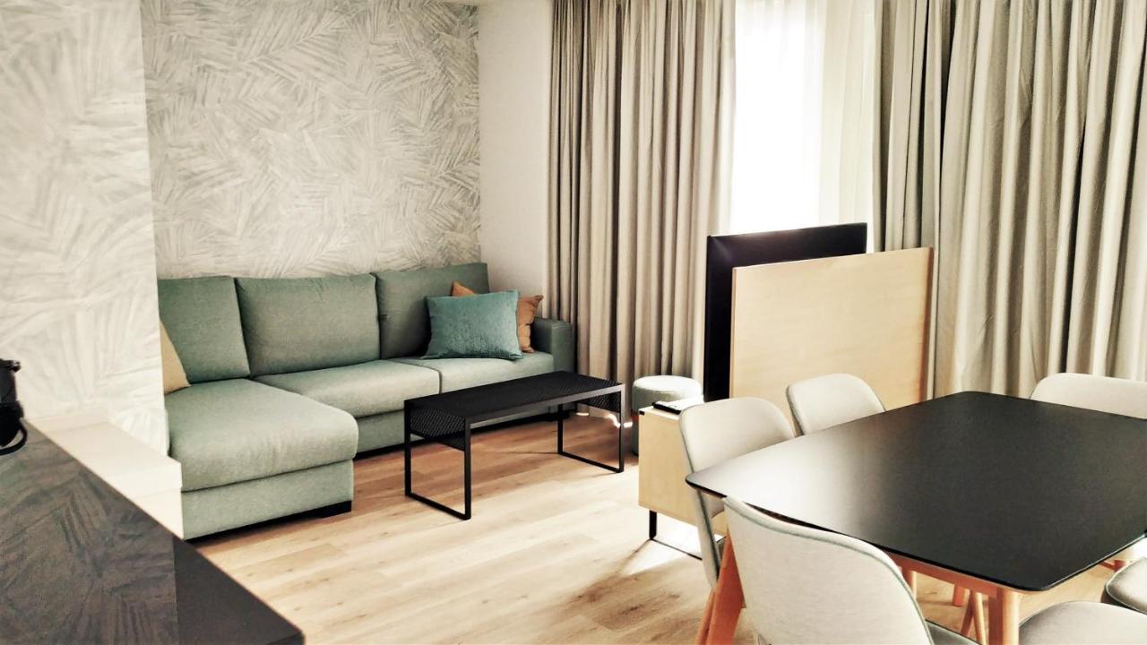 Ahoy Apartments Ел Кампело Екстериор снимка