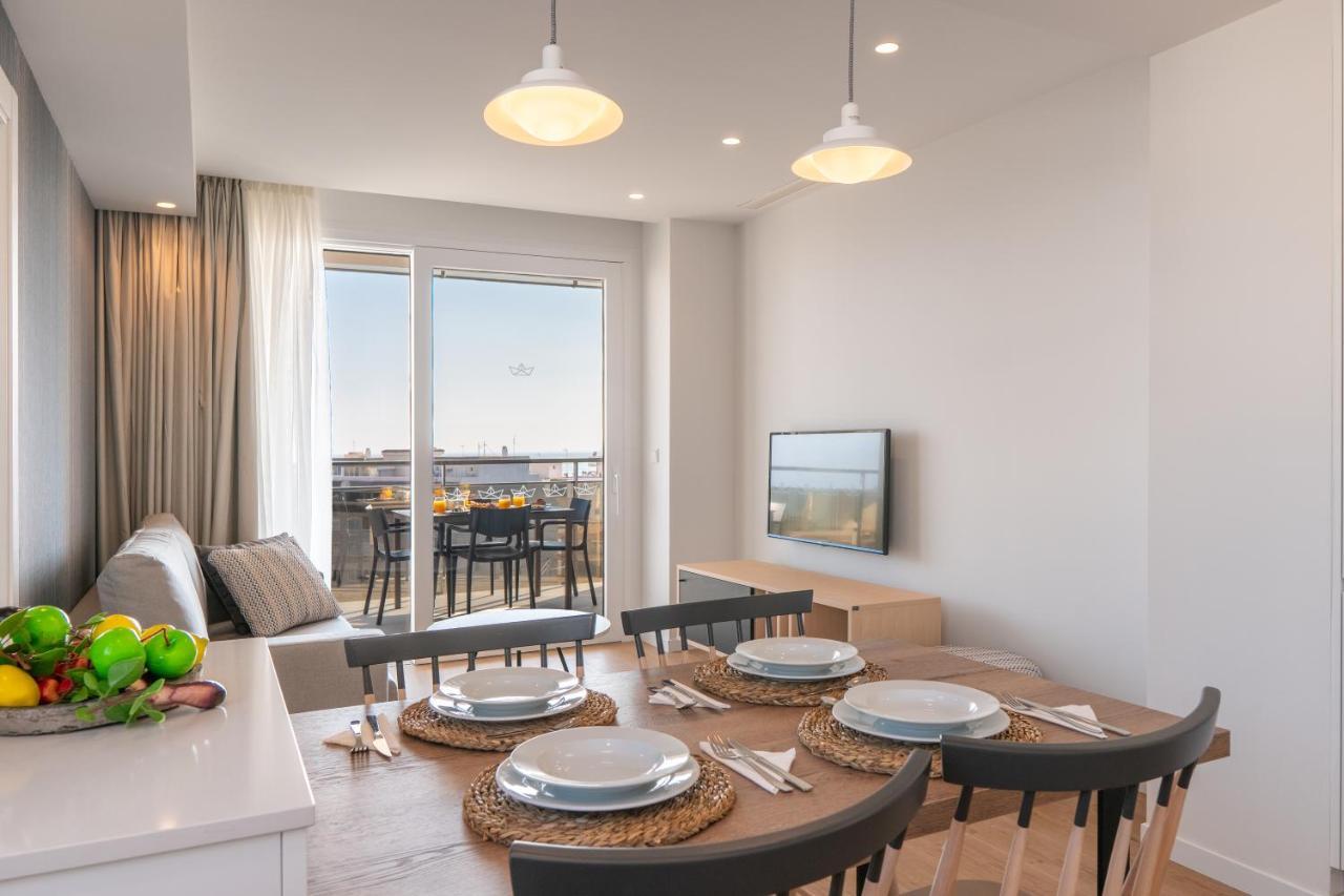 Ahoy Apartments Ел Кампело Екстериор снимка